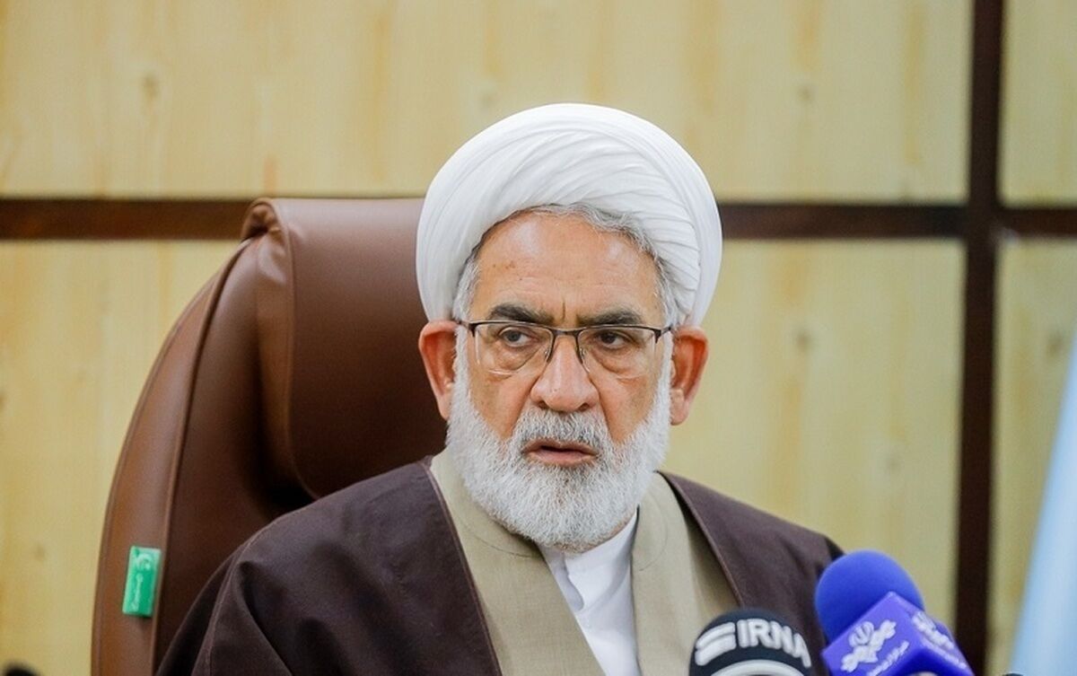 در این برهه تاریخی همه ما باید هوشیار باشیم