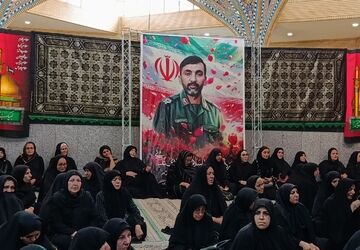 برگزاری مراسم یاد واره شهید مدافع وطن اسلام احمدی با حضور پرشور مردم ملارد 