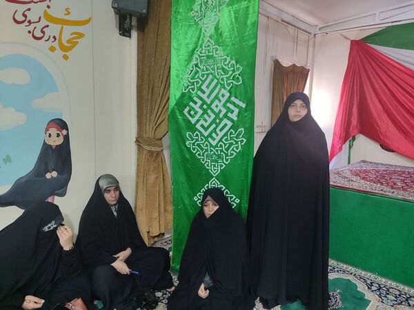 برگزاری جلسه آموزش خانواده در دبستان شاهد حاج تقی آقا بزرگ مشهد
