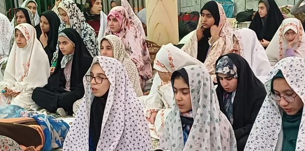 اعتکاف، پرواز دل‌های دختران دانش‌آموز کوهپایه