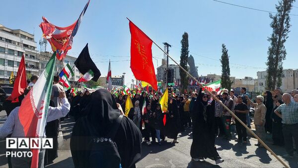 تهران در میان غرش ۳۱۳ هزار جان فدای بسیج سپاه محمد رسول‌الله