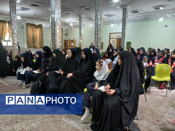 برگزاری جلسه توجیهی هیات‌های دانش‌آموزی دختران آموزش و پرورش ناحیه۶ مشهد