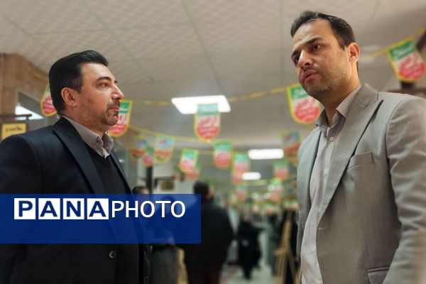 آماده‌سازی آثار هنرجویان در نمایشگاه دهه فجر رباط‌کریم