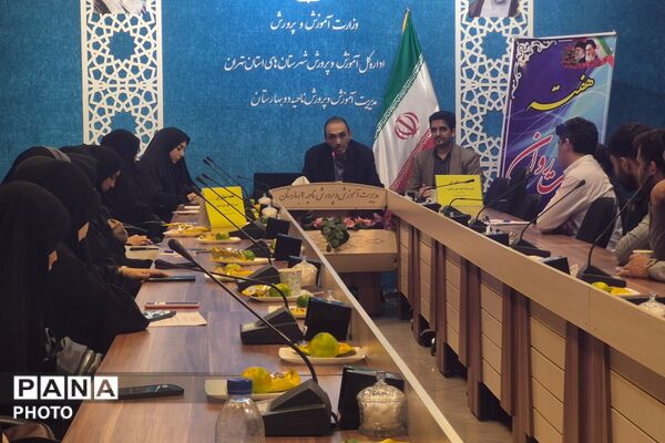 هفته بهداشت روان در بهارستان‌دو؛ از هم‌اندیشی مشاوران تا آموزش پیشگیری از خودکشی