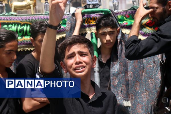 حرم مطهر رضوی غرق در ماتم اباعبدالله الحسین(ع)