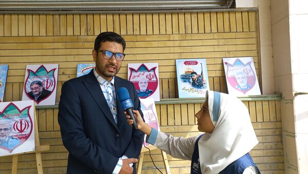 طنین انداز شدن زنگ نماز در دبستان لطیفه 