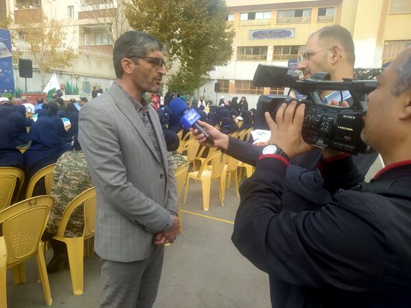 نواخته شدن بیست و ششمین زنگ نمادین استانی مانور زلزله در مدرسه شاهد ظهور آموزش و پرورش ناحیه یک