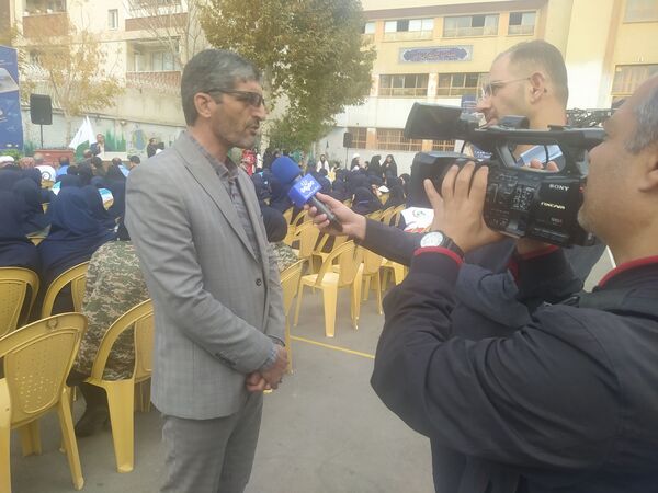 نواخته شدن بیست و ششمین زنگ نمادین استانی مانور زلزله در مدرسه شاهد ظهور آموزش و پرورش ناحیه یک