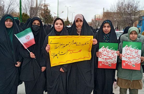 حضور پرشور مردم گل‌تپه در راهپیمایی ۲۲ بهمن