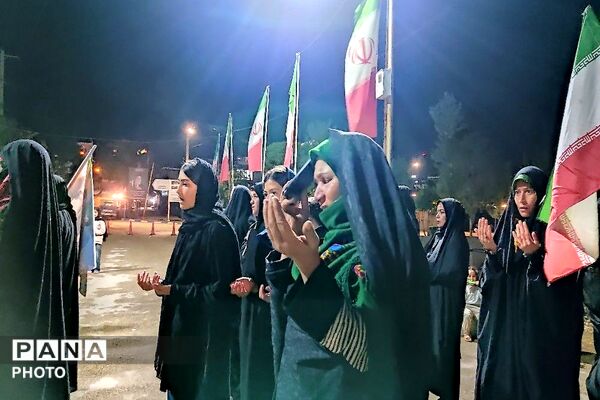 پرچم عزت را می‌بریم بالا 