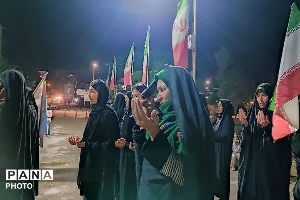 پرچم عزت را می‌بریم بالا 