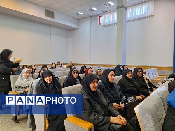 آیین تجلیل پایه گذاران مهر و امید در ناحیه۶ مشهد