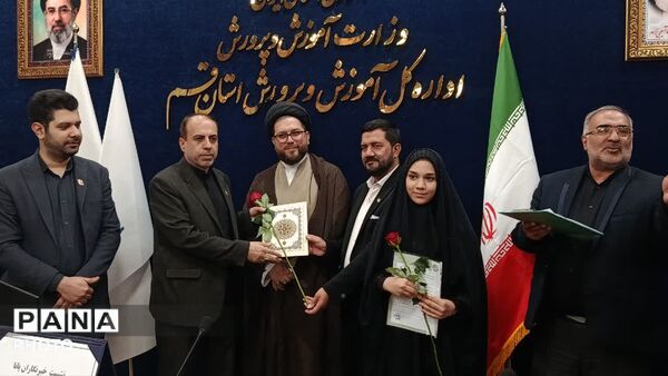 نشست صمیمی خبرنگاران پانا با مدیرکل آموزش و پرورش قم