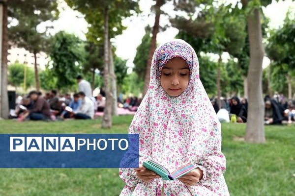 محفل پر فیض دعای عرفه در گلزار شهدا نصیرشهر