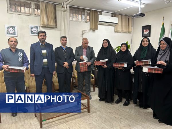  تقدیر از راهبران قطبی سازمان دانش اموزی شهرستانهای تهران