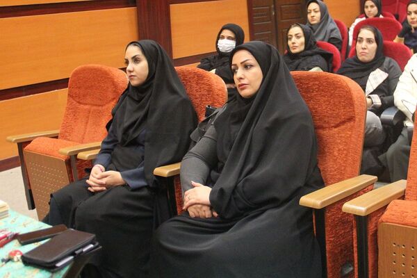 نشست روسای انجمن اولیاء و مربیان مدارس بهارستان‌دو