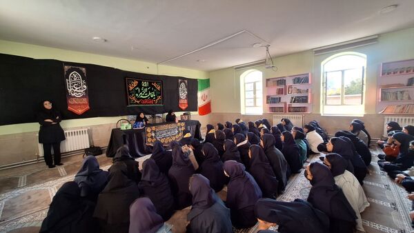 لحظات فاطمی در مدرسه شهید قنبری لاله تبریز