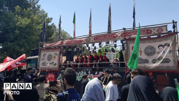 عاشقان حسینی ( ع) به یاد پیاده روی اربعین در نیشابور پیاده روی کردند-۳