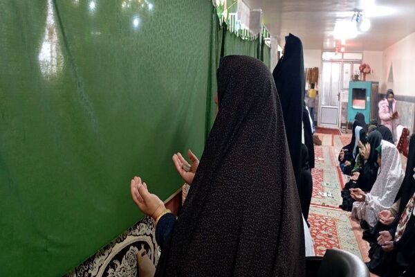 اقامه نماز جماعت ظهر و عصر در روز ۲۲بهمن  شهر بار نیشابور