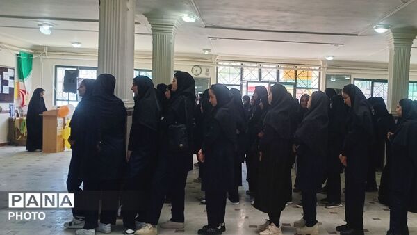  مانور آغاز سال تحصیلی جدید در فرزانگان