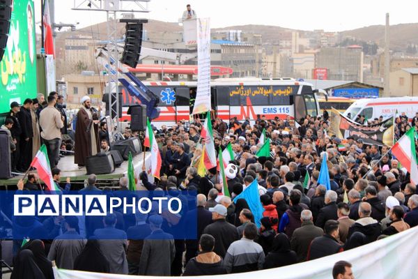 حضور گسترده اقشار مختلف مردم پردیس در راهپیمایی ۲۲ بهمن