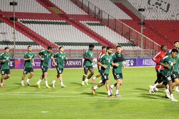 تمرین پیش از بازی با تراکتور تیم الوحده امارات