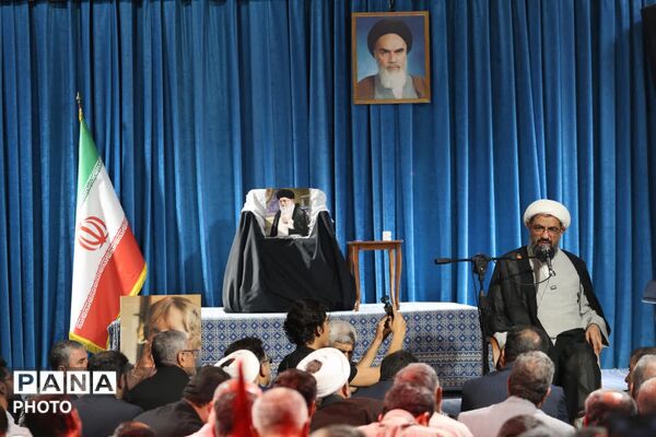 گردهمایی مردم همدان در پاسداشت مقام رهبر شهید انقلاب در رواق کشوردوست
