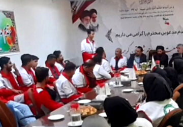 مراسم تجلیل از اعضای هلال احمر شهرستان گرمسار