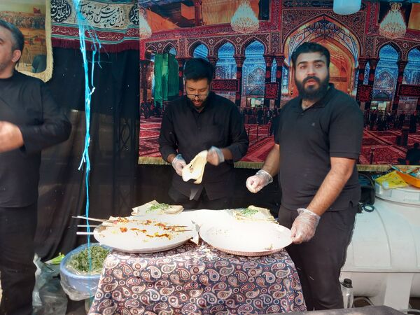 استقبال دلدادگان اباعبدالله الحسین (ع) از پیاده روی جاماندگان اربعین حسینی‌