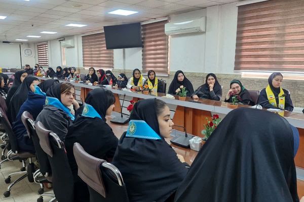 جلسه هم‌افزایی و توانمندسازی دانش‌آموزان جدیدالورود خبرگزاری پانا قرچک