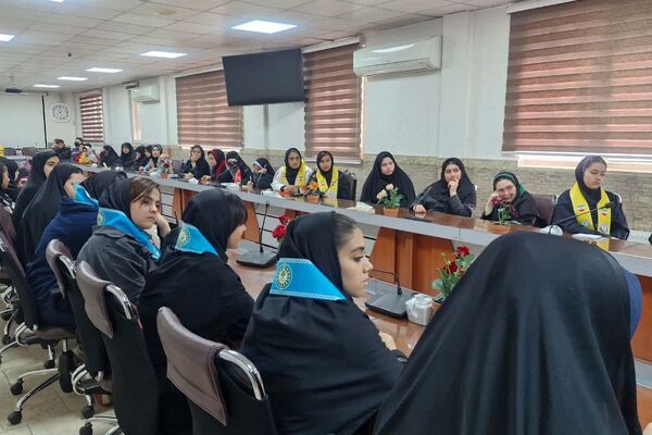جلسه هم‌افزایی و توانمندسازی دانش‌آموزان جدیدالورود خبرگزاری پانا قرچک
