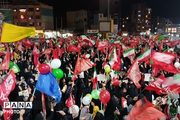 باز هم حضور پرشور و باشکوه مردم شهرستان قدس امشب درمیدان امام خامنه‌ای 