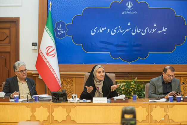 تاکید وزیر راه و شهرسازی بر صیانت از تخت جمشید و توجه به پیامدهای فرونشست در آن