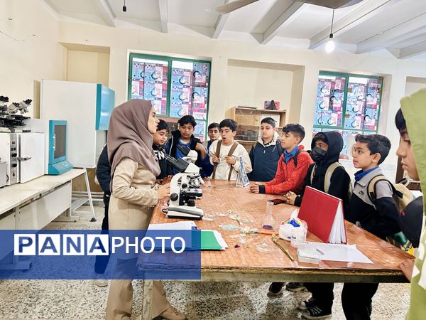 بازدید دانش‌آموزان مدرسه سما حاجی‌آباد از پژوهش‌سرای رازی در قالب طرح مهارت‌افزایی یارا