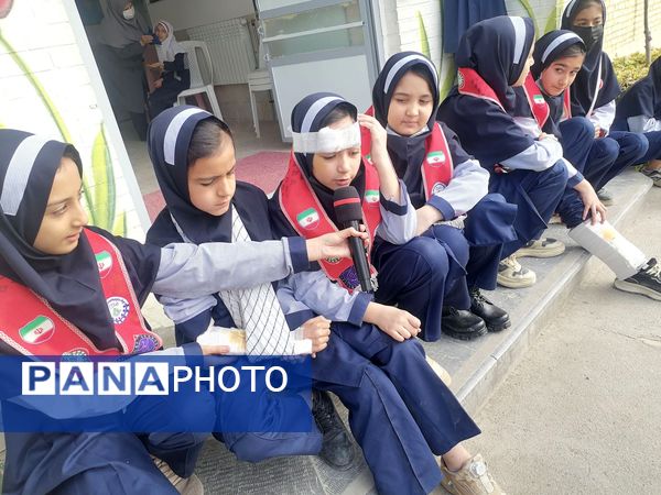 بیست و هفتمین دوره مانور زلزله در مدرسه ناهید نخودی 