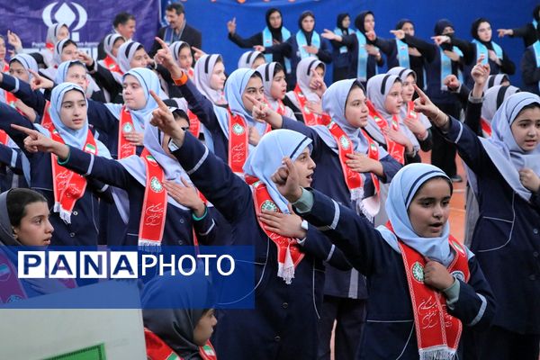 همایش «یاوران انقلاب» در بهارستان‌دو