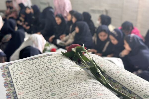 محفل پرفیض انس با قرآن در دبستان مریم بهارستان دو