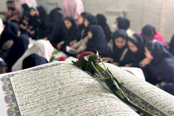 محفل پرفیض انس با قرآن در دبستان مریم بهارستان دو