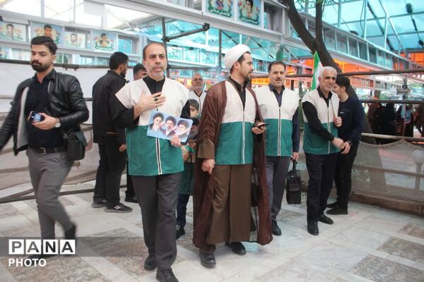ادای احترام خادمیاران رضوی قم به مزار شهدای جنگ رمضان