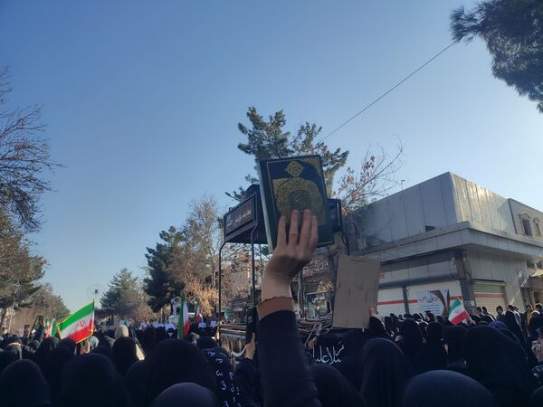حضور شکوهمند مردم نیشابور در راهپیمایی و تشییع شهدای امنیت