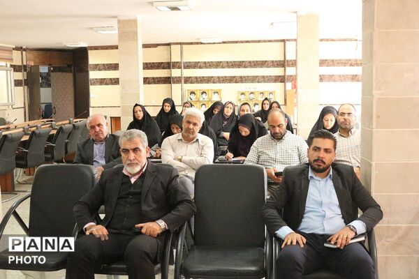 کارگاه تخصصی پیشگیری از آسیب‌های اجتماعی در مدارس فیروزکوه با هدف ارتقای مدیریت آموزشگاهی