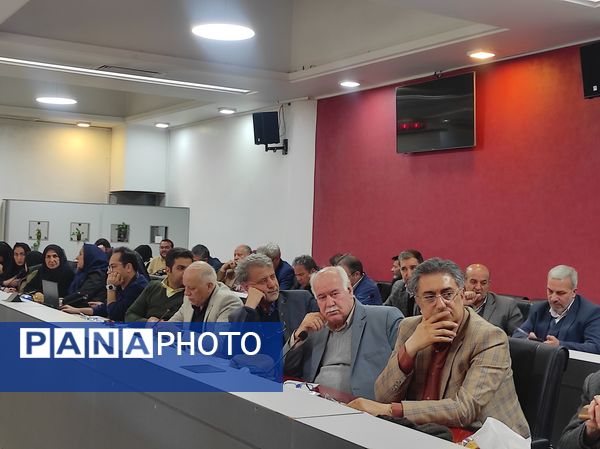  نشست خبری رئیس شورای شهر اصفهان با خبرنگاران