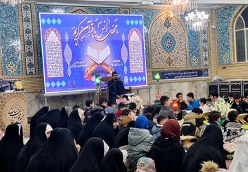 حضور خانواده‌ها در کنار دانش‌آموزان در محفل قرآنی،جلوه‌ای نورانی می‌بخشد
