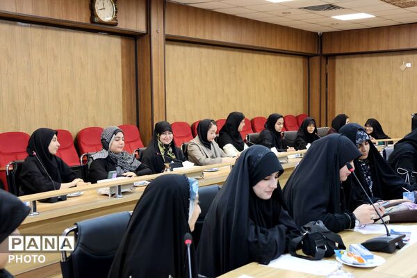 نشست خبرنگاران پانا منطقه ۱۷ تهران با مدیر آموزش و پرورش