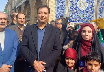 امروز دانش آموزان و فرهنگیان و آحاد مردم تا پای جان برای ایران ایستاده اند 