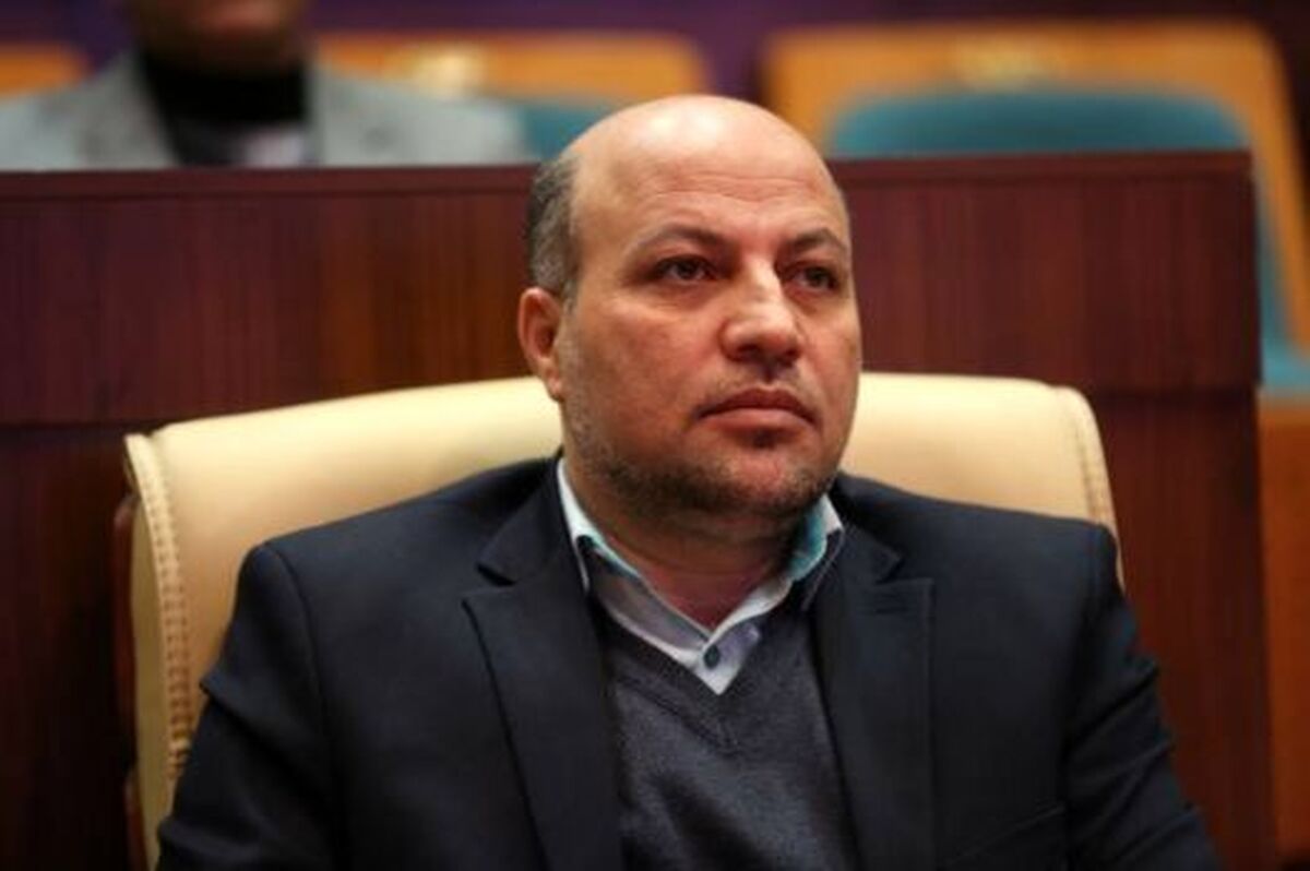 معلمان الگویی امین و بصیر و طلایه‌دار توسعه فرهنگی و اجتماعی جامعه هستند