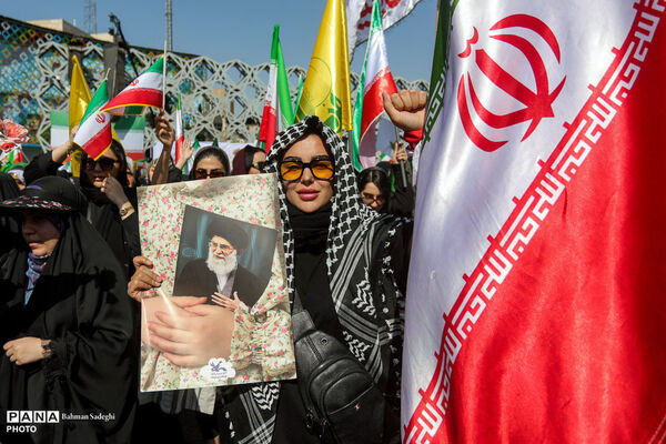 رزمایش دختران «جان‌فدای ایران»