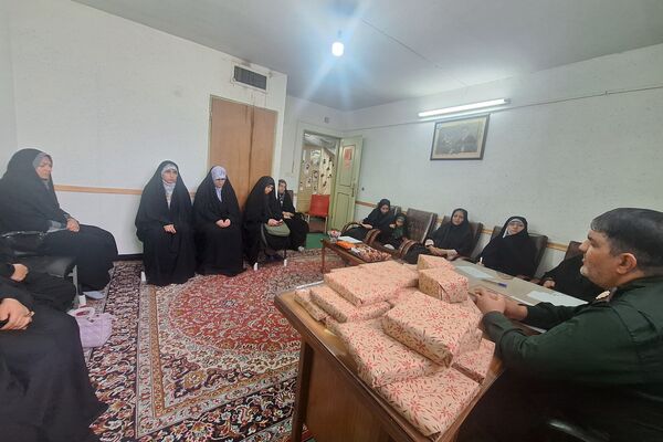 جلسه ستاد دهه فجر در حوزه حضرت زینب(س)بسیج سپاه احمد ابن موسی (ع) در شیراز 