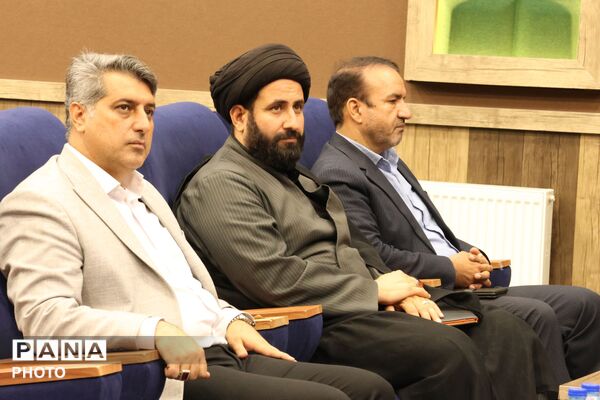 آیین تجلیل از منتخبین استانی اجلاسیه نماز