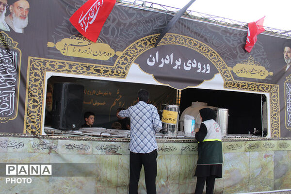 آغاز فعالیت موکب‌های بین‌راهی شهرستان فاروج به مشهد برای میزبانی از زائران تشیع پیکر رهبر شهید
